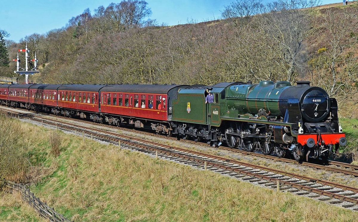 Train on the NYMR